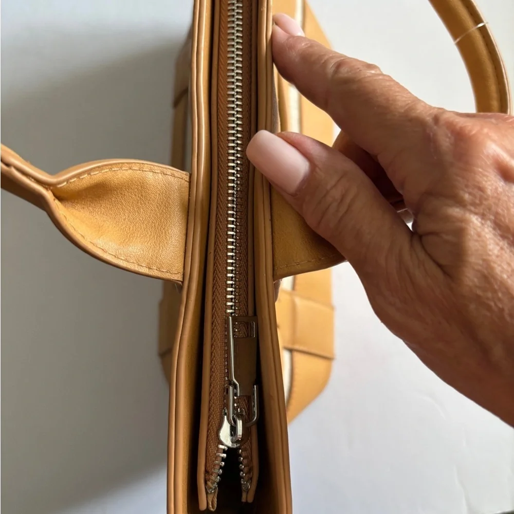 MIZTIQUE TAN NATURAL FAUX LEATHER AND CANVAS HAND BAG ZIP CLOSURE POCKET INSIDE
